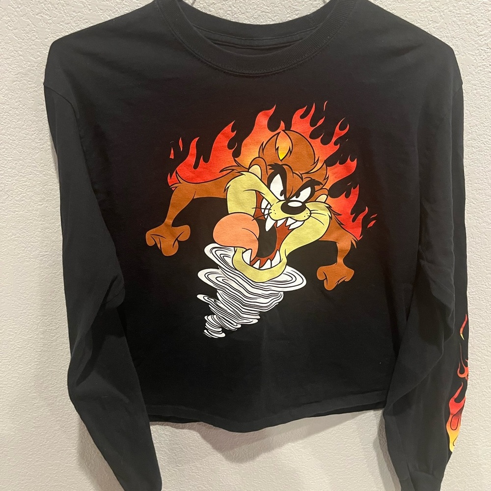 looney tunes black tee